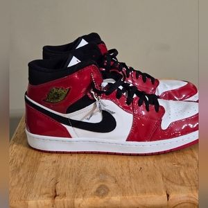 Men's size 14 Retro 1 2003 Chicago Bulls Patent Leather